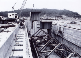 1960년대 후반 인천항 갑문 건설 공사