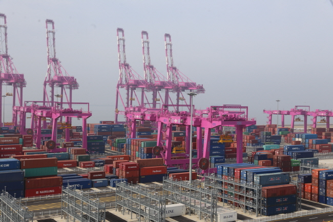 Incheon New Port has opened with 8,000TEU capacity