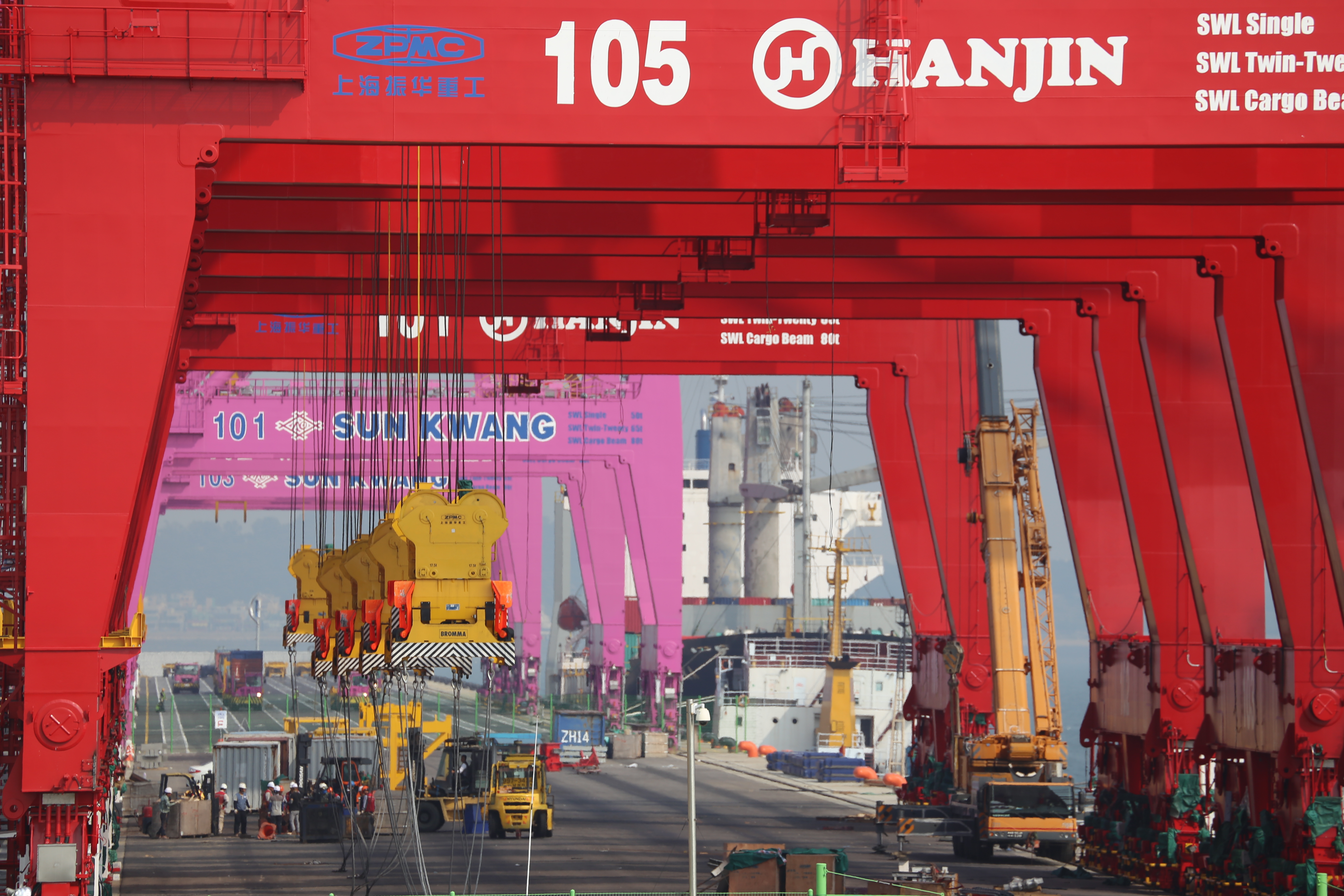 [March. 18th, 2016. Incheon, Korea] , HanJin Incheon Container Terminal (HJIT), the second container terminal of Incheon New Port in Korea opened on 18th March 2016.
