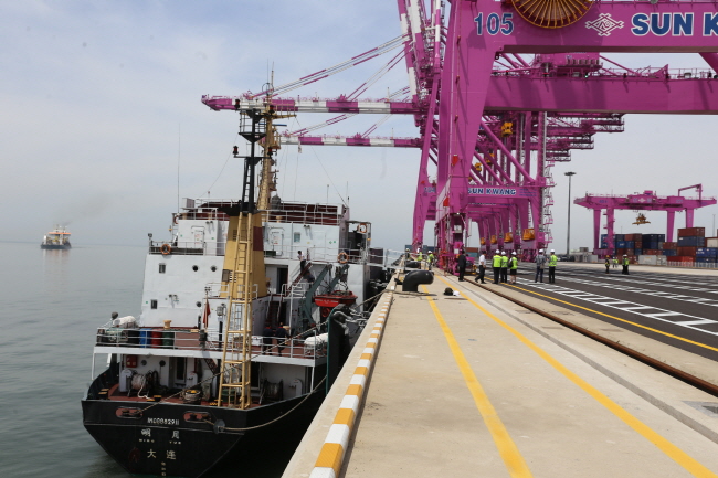 Incheon New Port has opened with 8,000TEU capacity